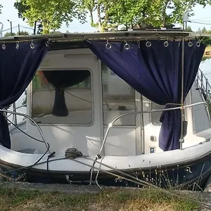 logement-entier-sur-bateau.midi-pyreneeshotels.com/